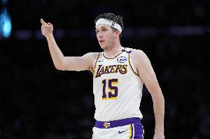 开云在线-里夫斯：对手的三分投得很准 必须要在防守上做得更好