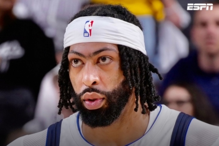 训练营前能恢复！Shams：浓眉接受了视网膜脱落手术