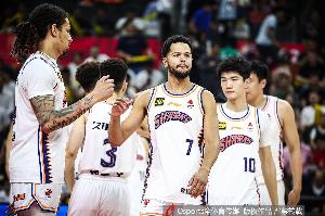 被限制！哈维17投6中&amp;三分7中3 得到18分4板1助2断