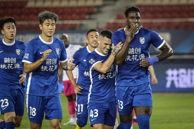 开云官网-【中超】马尔康戴帽斯坦丘世界波 三镇4比2横扫申花