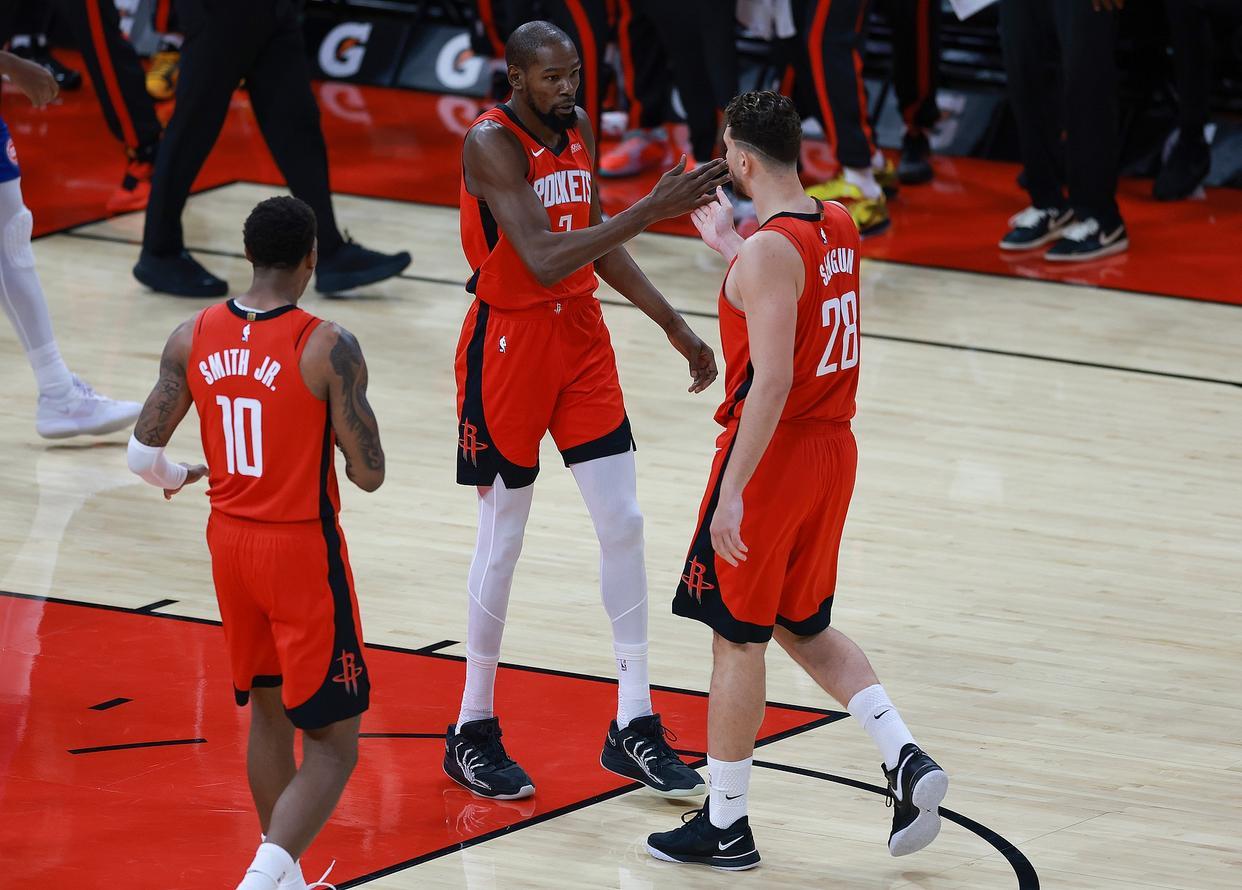 开云体育-火箭谢泼德双喜临门!轰19+7+10准三双,2数据创新高,或长任首发